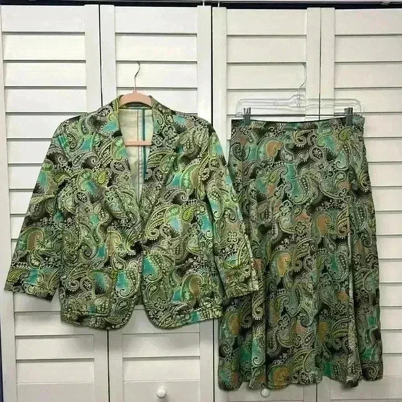 Liz Claiborne Paisley Blazer & Skirt Set Size 6 and Size 4 - Picture 1 of 16
